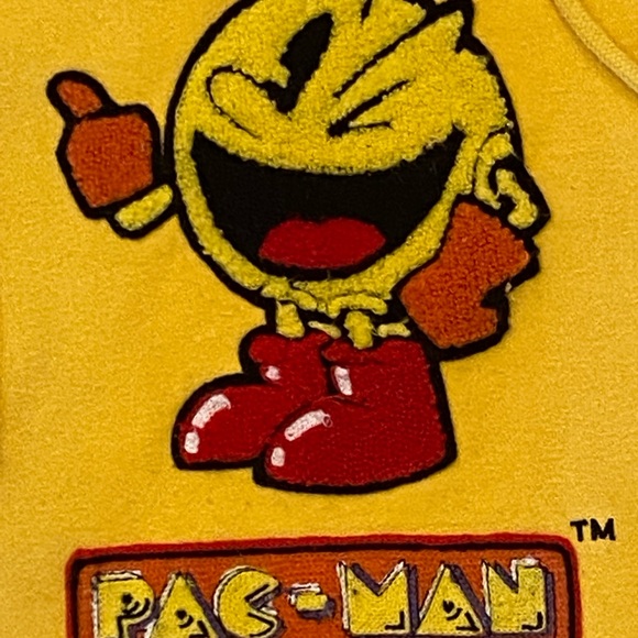 PAC-MAN Yellow Hooded Sweatshirt w Large Chenille PAC-MAN Patch / Unisex M - Picture 2 of 11